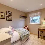 2 Bed In Leyburn Oc-91102 Holiday home *