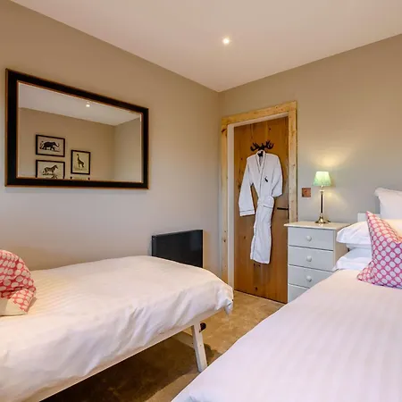 2 Bed In Leyburn 91102 Holiday home *