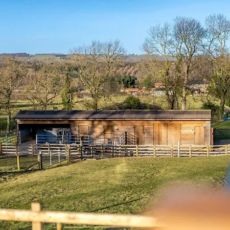 2 Bed In Leyburn 91102 Holiday home