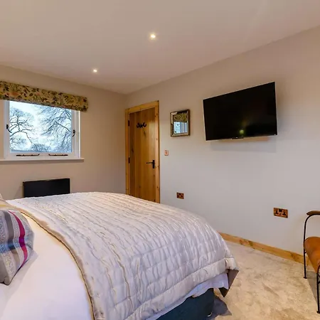 2 Bed In Leyburn 91102 Finghall